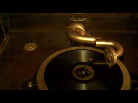 COLONIAL CLUB ORCH. BOB HARING FRANKLYN BAUR - LOVE AND KISSES - ROARING 20's BRUNSWICK CORTEZ