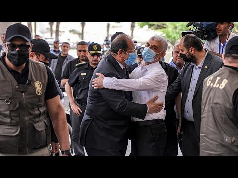 شاهد رئيس المخابرات المصرية عباس كامل يجتمع بقيادات حماس في غزة…