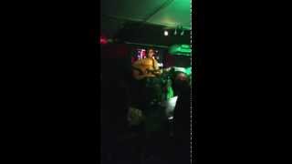 Pedro Guerra en Kantares, Puerto Rico- Debajo del Puente