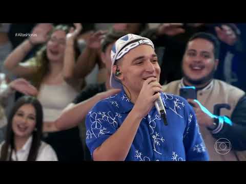 João Gomes canta "Dengo" no Altas Horas e emociona o público com sua voz marcante