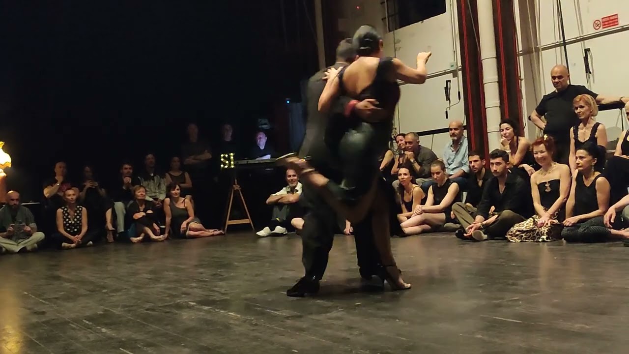 Video thumbnail for Octavio Fernandez y Corina Herrera 02 - Yapeyu - Juan D'Arienzo