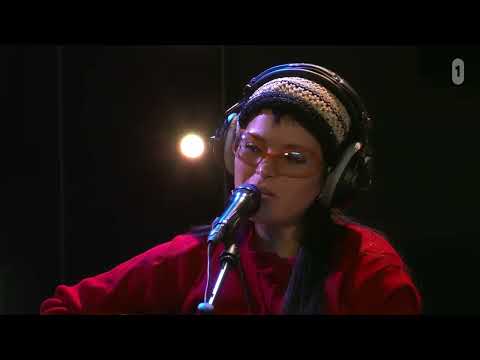 Saya Gray - How long can you keep up a lie (Live@vrtradio1be )