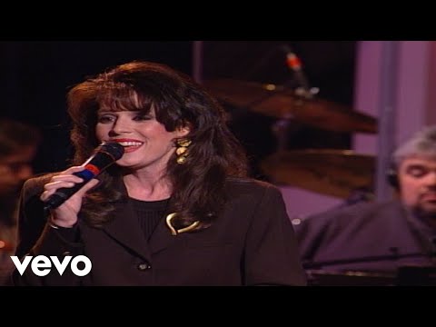 Bill & Gloria Gaither - Tears Are a Language God Understands [Live] ft. Amy Lambert