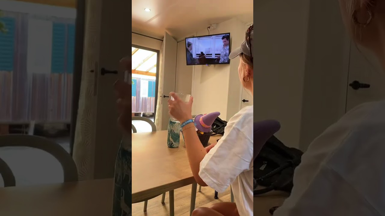 Ce mobil-home a un d�tail qui change TOUT aux repas !