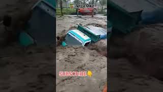Download lagu Mobil Truk Terbawa Banjir Bandang mp3