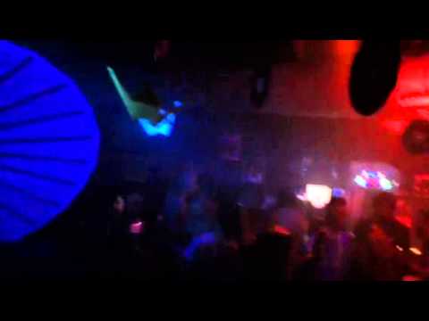 Lex Luca previews new track at La Divina!