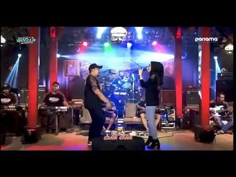 Story wa - sun peng telu Yeni inka feat Pak dhe baz (Om Adella)