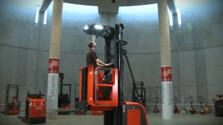 Комплектовщик заказов Linde V10 Эргономичность рабочего пространства с узкими проходами