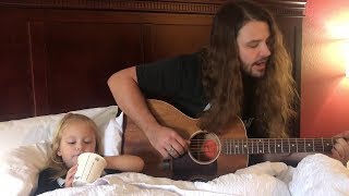 Brent Cobb perfroms "Traveling Poor Boy" in bed | MyMusicRx #Bedstock 2017