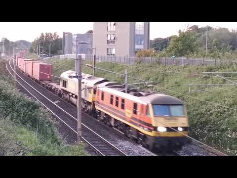 90011 with 66549 dit 4m11 Coatbridge - Crewe liner, 6th June 2023