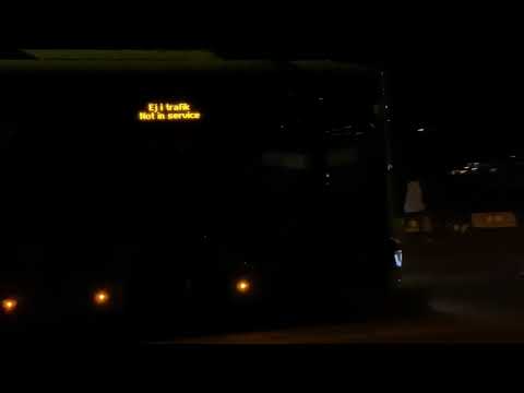 Gamla Uppsala Buss 474 åker iväg från Lärkvägen