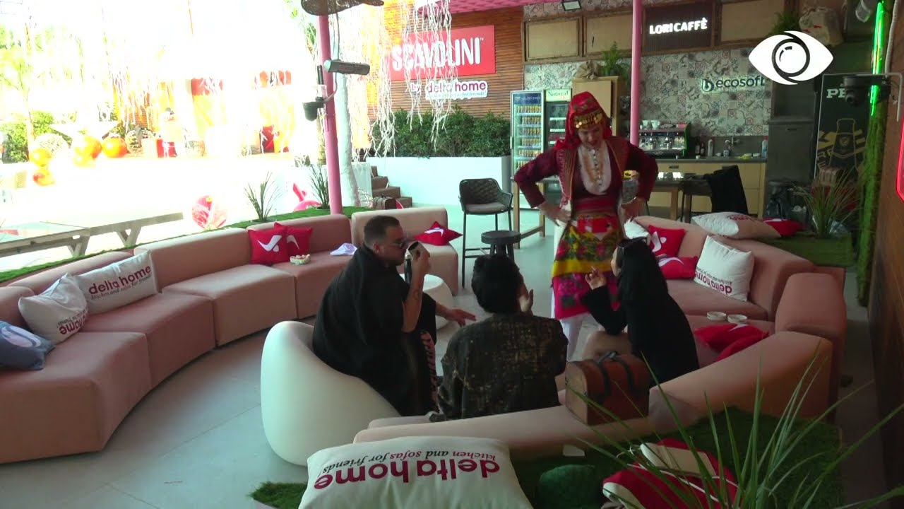 Kam diçka personale nga jashtë! Kejvina ironizon banorët