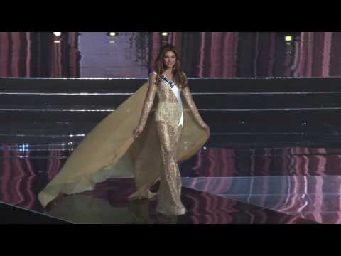 65 Miss Universe - Philippines / Miss Panama en Evening Gown en la preliminar