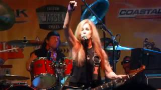 Lita Ford - Hungry, Full Throttle Motorcycle Expo, Quaker Steak &amp; Lube, Clearwater, FL  2/10/2018