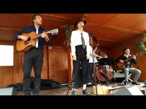 LUCY DIXON TRIO  - QUAND LE SWING VA ET VIENT (ANNEMASSE - MUSICAL'ETE 2016)