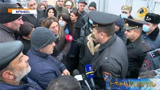 «Եթե Ղարաբաղը տված ա, ինչո՞ւ պիտի մեր երեխեքը ծառայեն էնտեղ». բողոքի ակցիա ռազմական ինստիտուտի մոտ