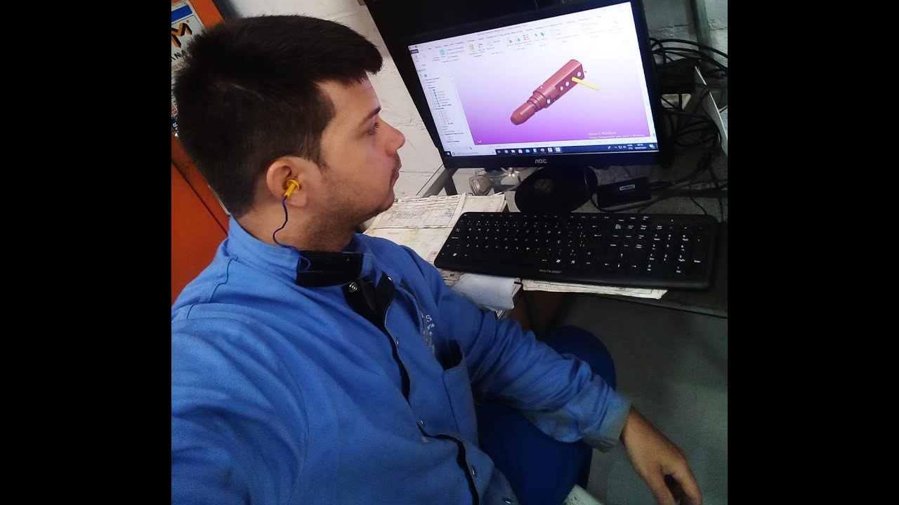 O que faz um programador cnc? Quanto ganha? O que é usinagem? O que é powermill?