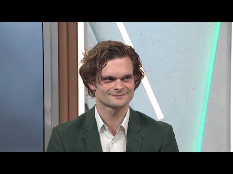Andrew Durand talks new musical ‘Dead Outlaw’ & ‘Shucked’ | New York Live TV
