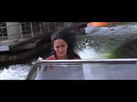 THE WORLD IS NOT ENOUGH | Bond races down The Thames, London