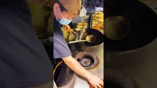 The process of cooking fried noodles and fried rice