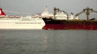 preview picture of video 'cruise ship leaves New Orleans'