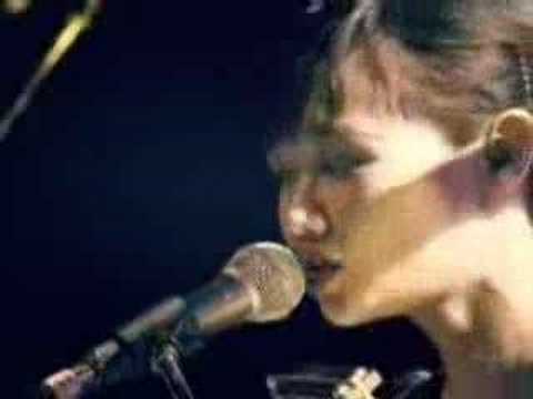 Bic Runga - Listening For The Weather