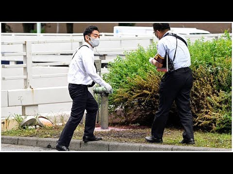 ياباني يضرم النار بنفسه احتجاجا على الجنازة الرسمية لرئيس الوزراء الراحل شينزو آبي