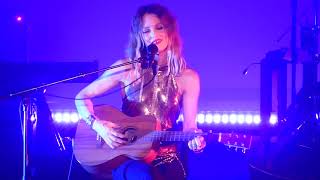 Chéri Music Video