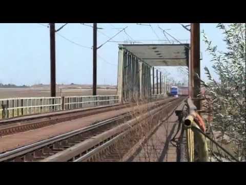 Trains from Constanta - Agigea, 2011.08.18.part 2..avi