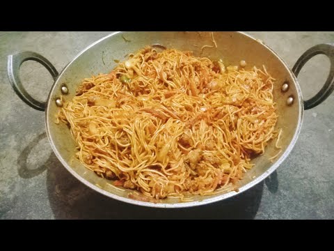 Baurikitchen: How to Make Market-Style Chicken Chow Mein!