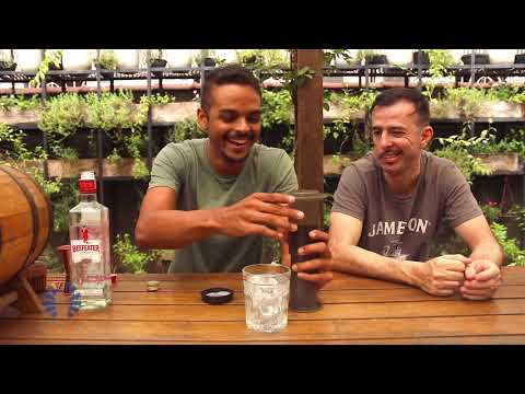 Coffee Negroni preparado com aeropress