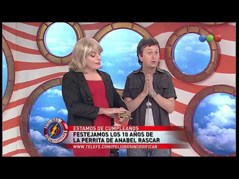 Anabela Rascar y su perrita - Peligro Sin Codificar