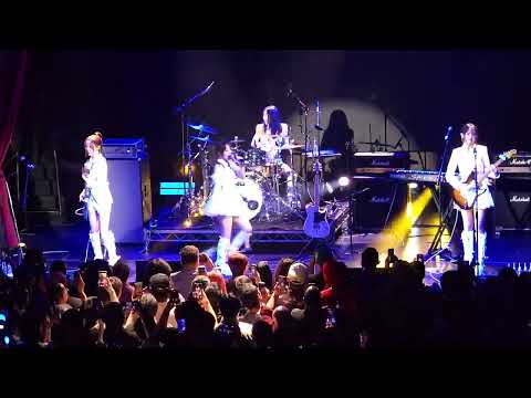 QWER (최애의 아이들) - Soda - Rockation Tour - Los Angeles 2025 4K
