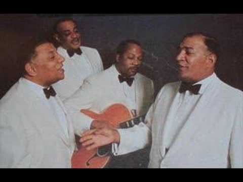 THE MILLS BROTHERS - SING BARBERSHOP HARMONIES