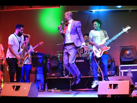 new ethiopian music 2024 kassahun eshetu  ዶሮ ውሃ ጠምቶት የሚገርም የመድረክ ብቃት