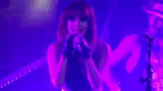 Dulce Maria canta Cementerio de los corazones rotos en Porto Alegre - Brasil