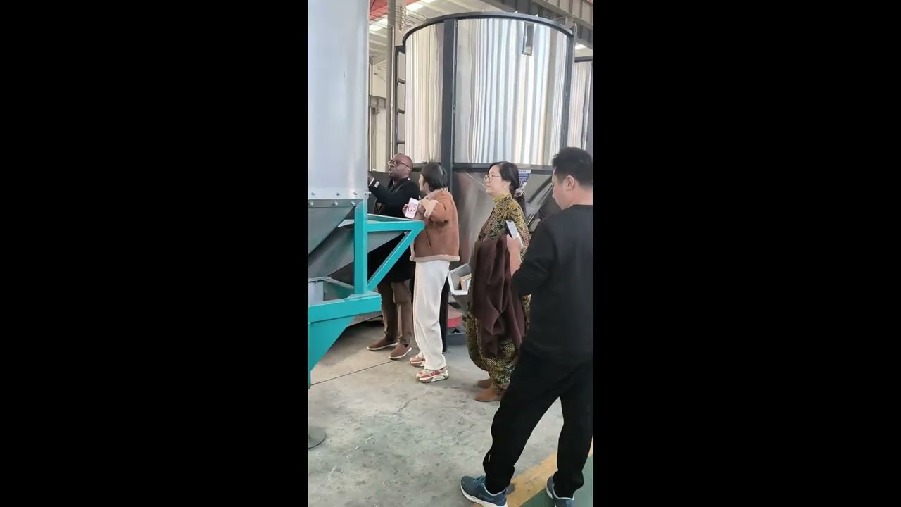 South African clients visit the factory
