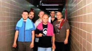 hladno pivo-kaže stari šta nam fali