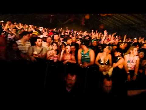 Dirty South - Let It Go vs. KNAS @ Beyond Wonderland 2011