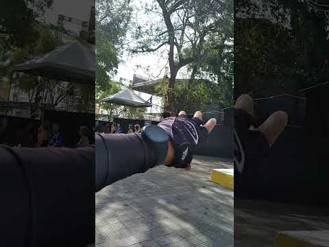 Ciclista de estrada chegando na linda cidade de Aquiraz Ceará, e muitos turistas hoje.30/11/25 missa