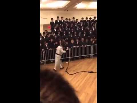 Burshtiner Rebbe  Dancing The Mitzvah Tantz At His Son's Wedding - Adar I 5776