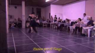 CECILIA CAPELLO y DIEGO AMORIN bailando el tango BAHIA BLANCA en FLOREAL MILONGA
