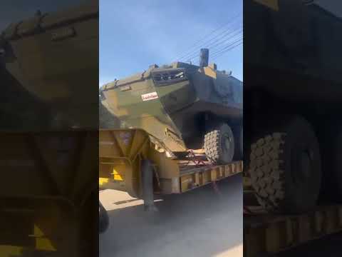 รถสะเทินน้ำสะเทินบกAAV ของทหารไทยไปช่วยน้ำท่วม