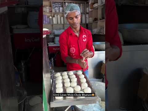 CHOLE BHATURE 😍 | Indian street food #shorts