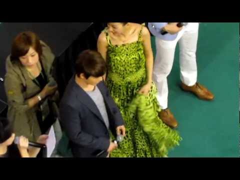 Donghae being rejected at skip beat promo