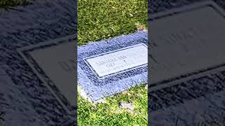 The Grave of Frank Sinatra Music Legend #franksinatra #franksinatracover #famousgraves #music