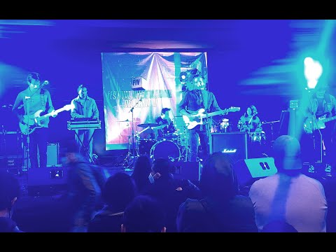 AUTOBUS - FIV 2022   Chica lunar - en vivo