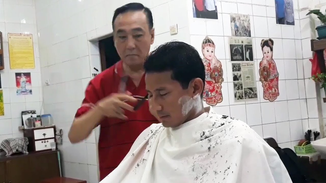 Pejamkan Mata saat  Potong  Rambut  di Ko Tang Sandiaga 