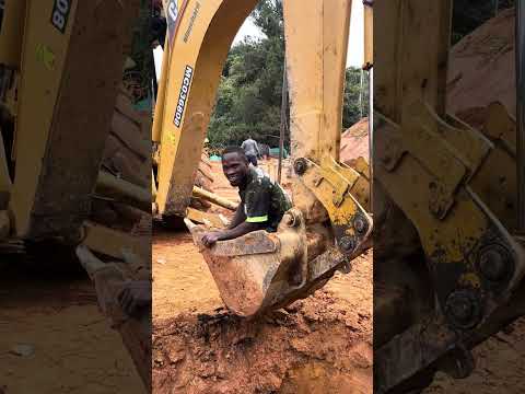 Casi no lo saca está siego #reflexiones #vonstrucciob #badbunny #construction