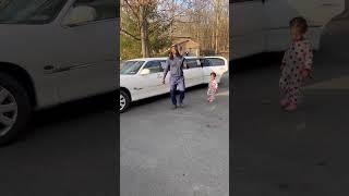 Download lagu Dad Surprise Mom with a Limo *Gone Wrong* #shorts mp3